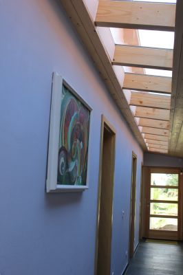 Abbildung: Natürliche Beleuchtung über ein Lichtband im Dach