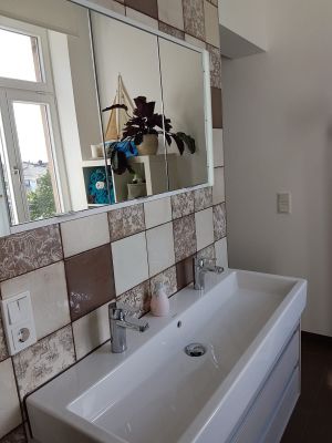 Abbildung: Mosaik-Fliesen schlagen hier die Brücke von Alt zu Neu